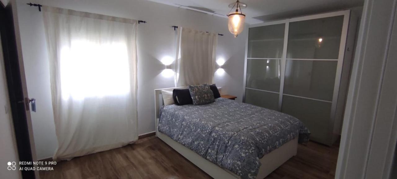 Atico Amplio Y Luminoso Apartament Sewilla